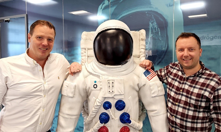 Mike Scott (CEO) and Daniel Rae founders of Hydrogen Social Media Agency